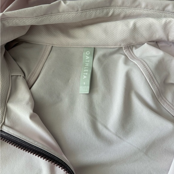 Athleta wind jacket: size small - Picture 4 of 8